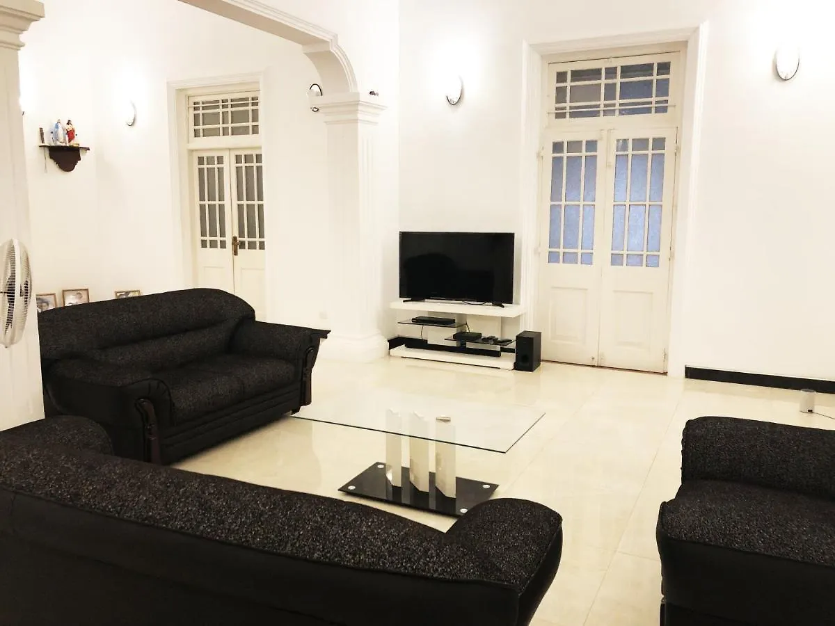 Grand Villa Negombo 3*,
